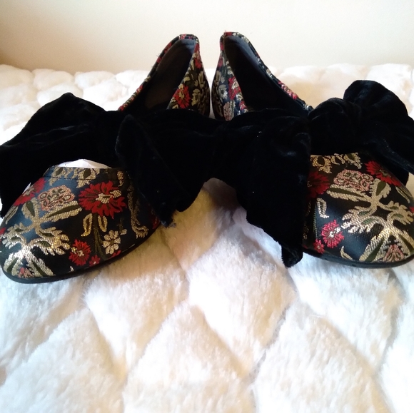 Kenneth Cole Flats - Picture 4 of 7